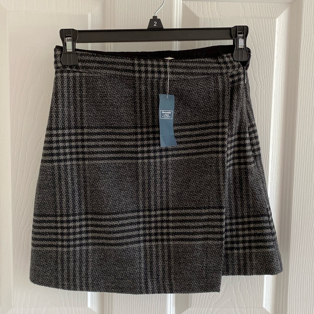 Abercrombie & Fitch plaid wool blend mini skirt